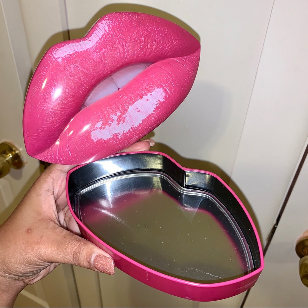Huda Beauty Lip Box